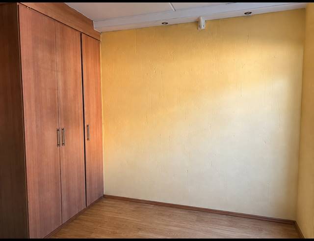 2 BEDROOM APARTMENT FOR SALE IN VANDERBIJLPARK SE 6